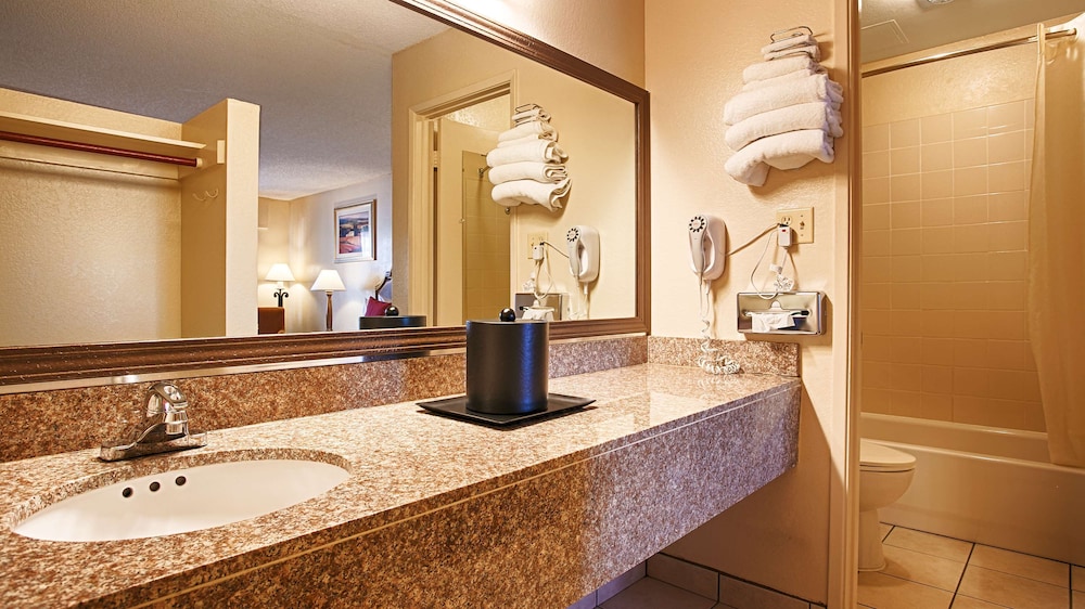 Best Western Roseville Inn 27/32