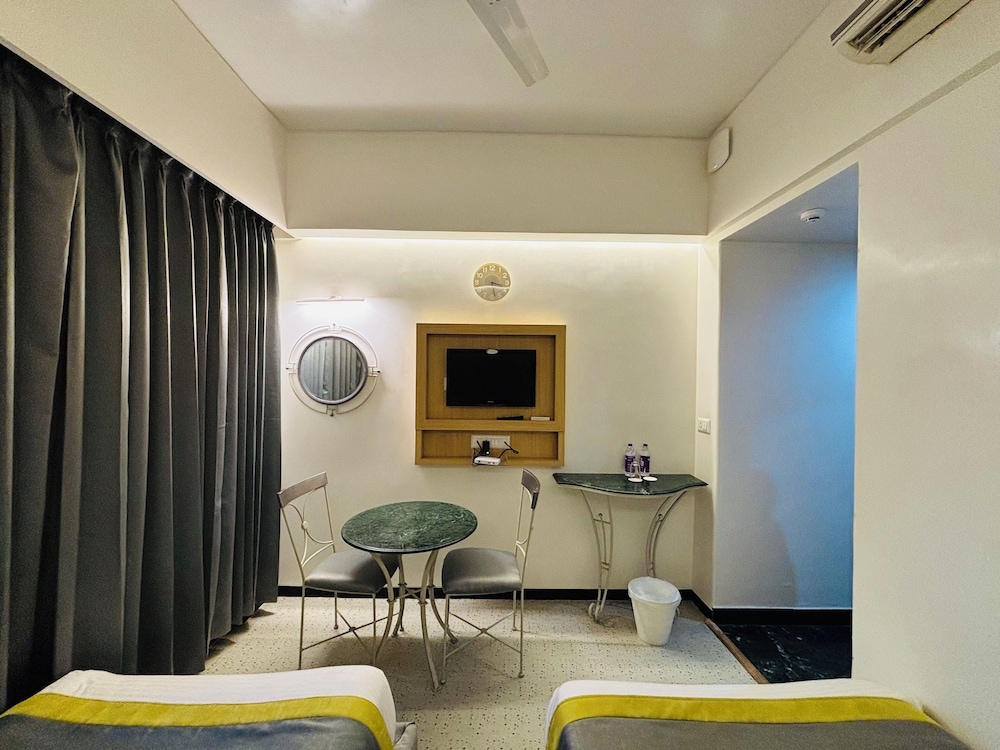 Hotel Gurukripa 26/50