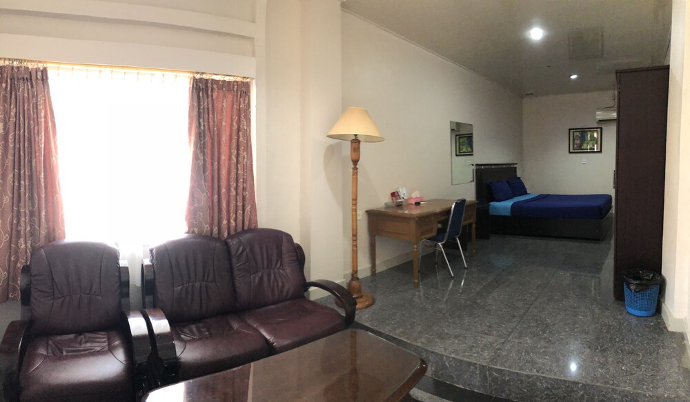 Grand Sari Hotel Padang 21/28