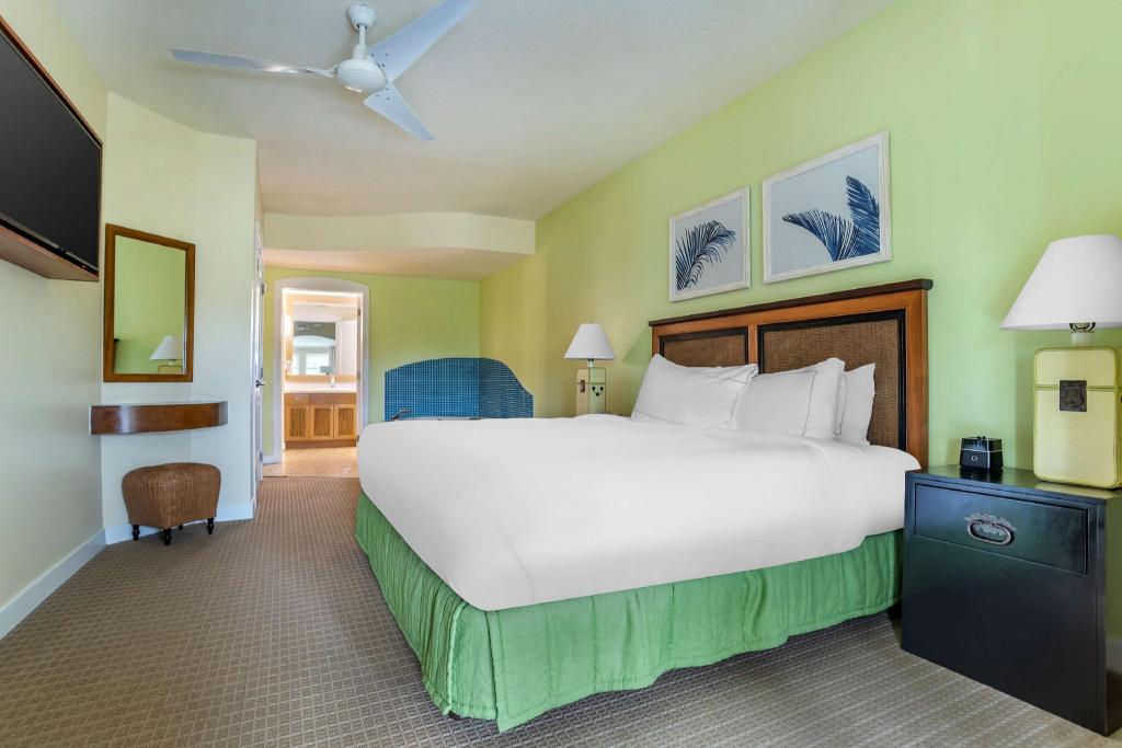 2 Bedrooms, 2 Double Beds, King Bed, Bay View, Sofa, Accessible