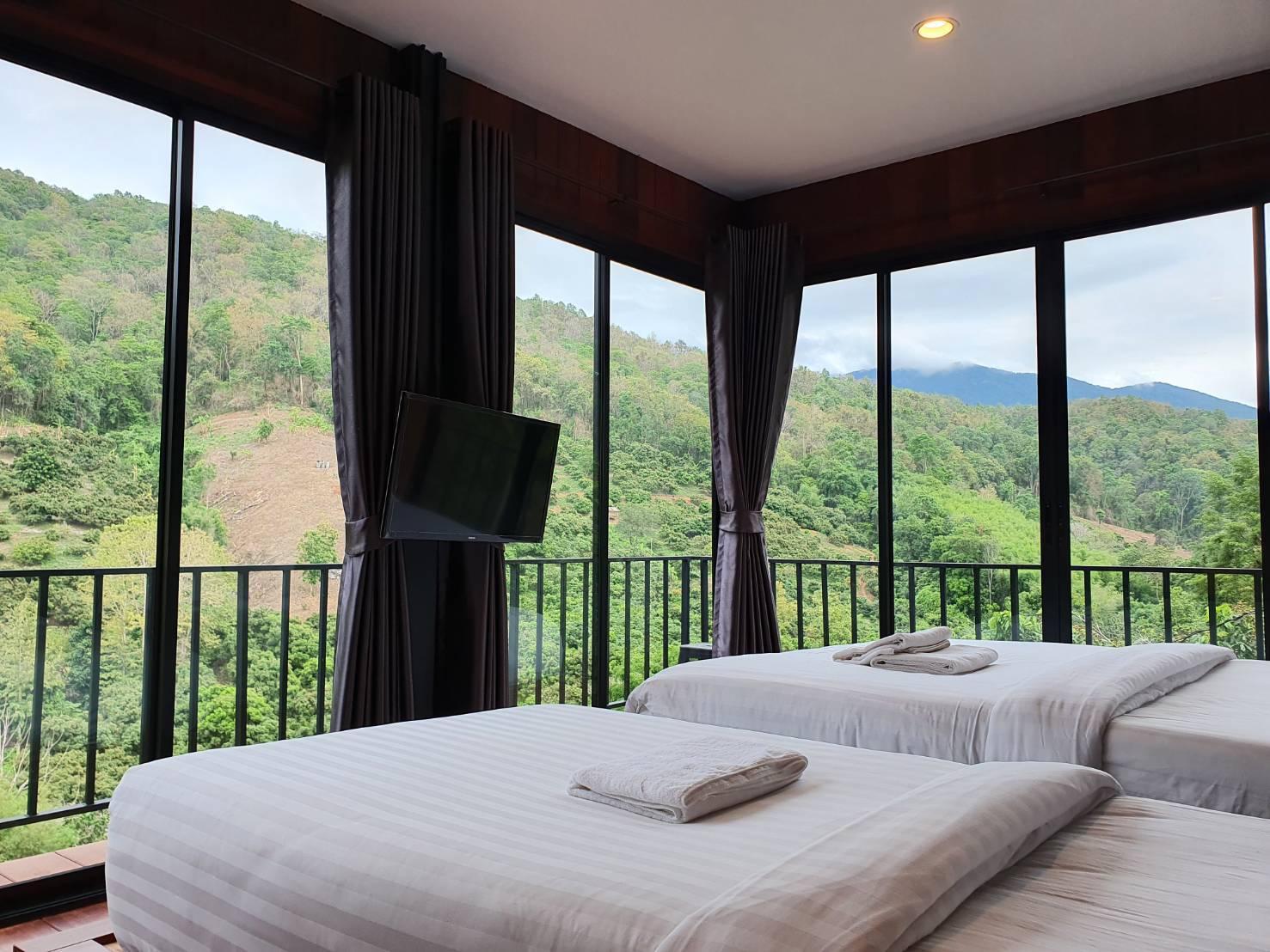 Mini, Suite, 1 Queen and 1 Single Bed, Mountain View