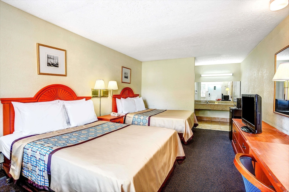 Days Inn by Wyndham Chesapeake 15/45