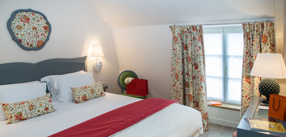 Le Relais Des Trois Chateaux 9/55