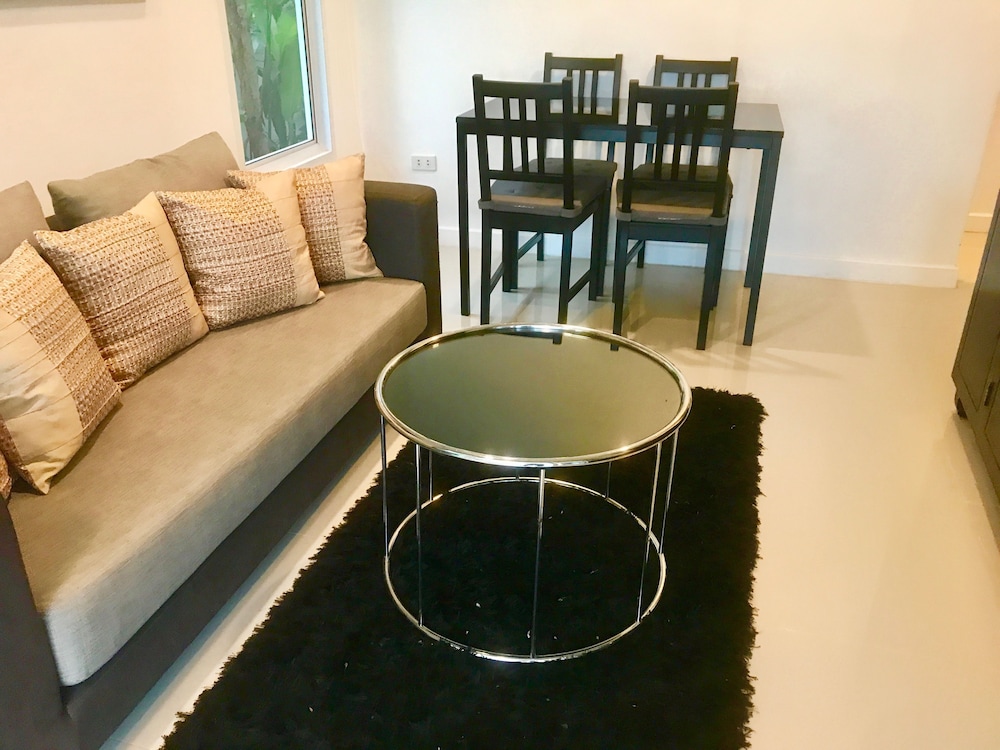 2 Bed Villa 15 Min Walk To Beach 25/36
