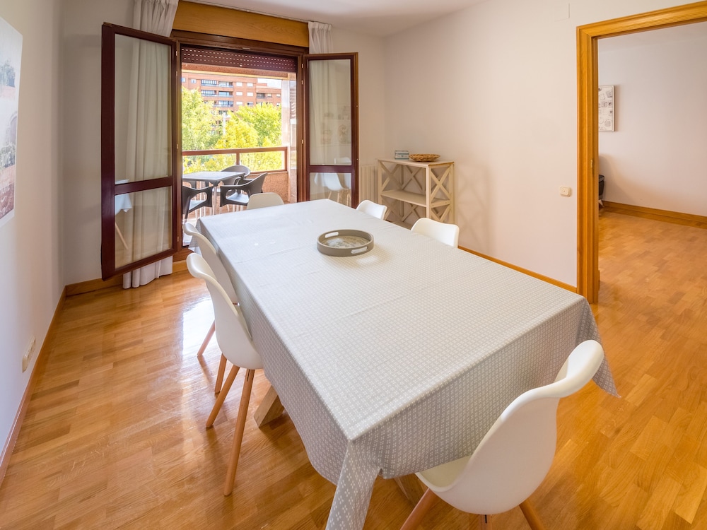 Gestion de Alojamientos Rooms 38/50