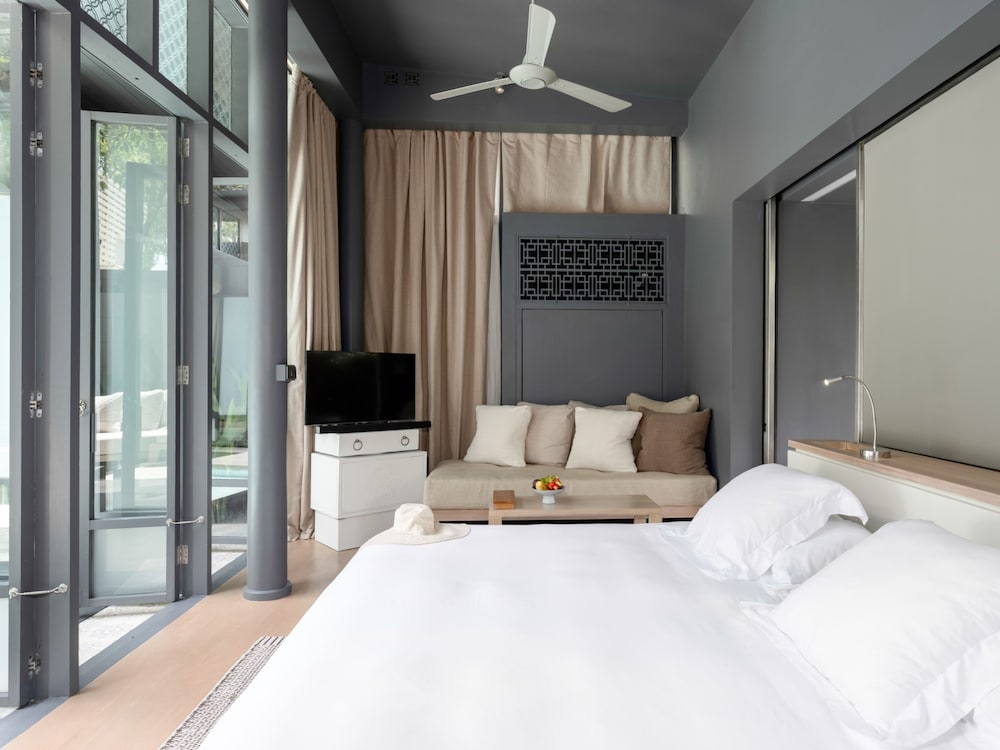 2 Bedrooms, Pool, Suite, Villa, King and Twin Beds