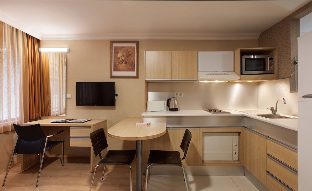 Gallery Residence And Boutique Hotel 54/72