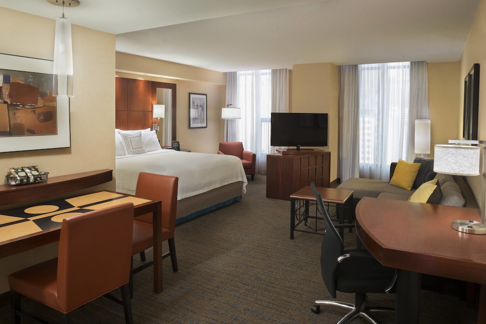 Residence Inn by Marriott Toronto Downtown/Entertainment District 4/26