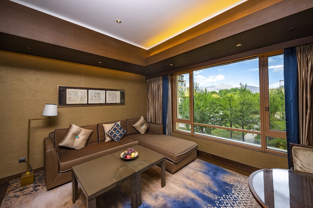 Shangri-La Lhasa 38/50