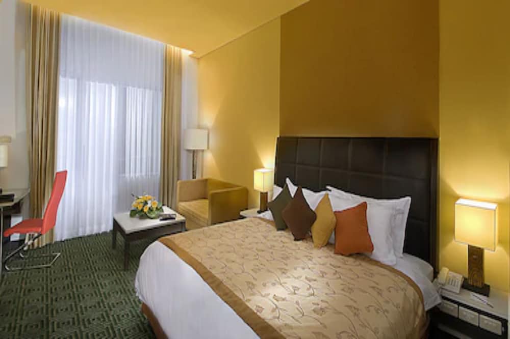 Golden Flower Hotel 11/49