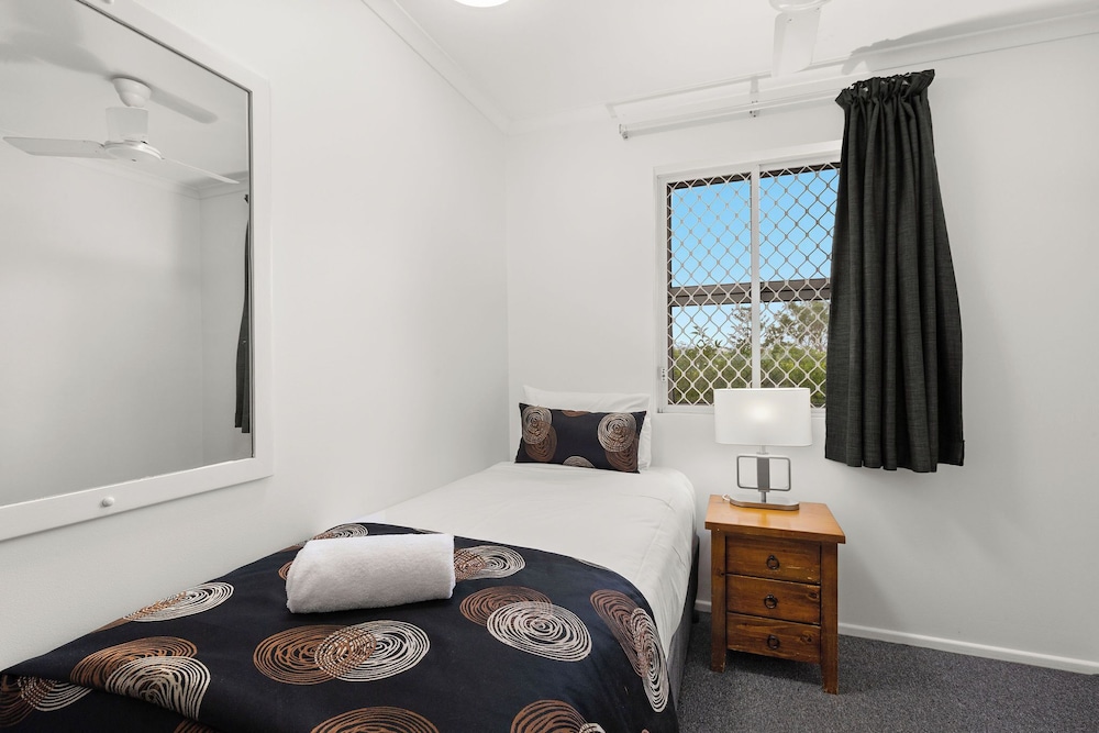3 BEDROOMS, APARTMENT