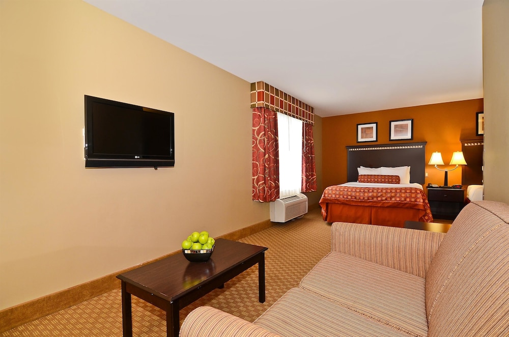 Spark by Hilton Oak Forest 32/48