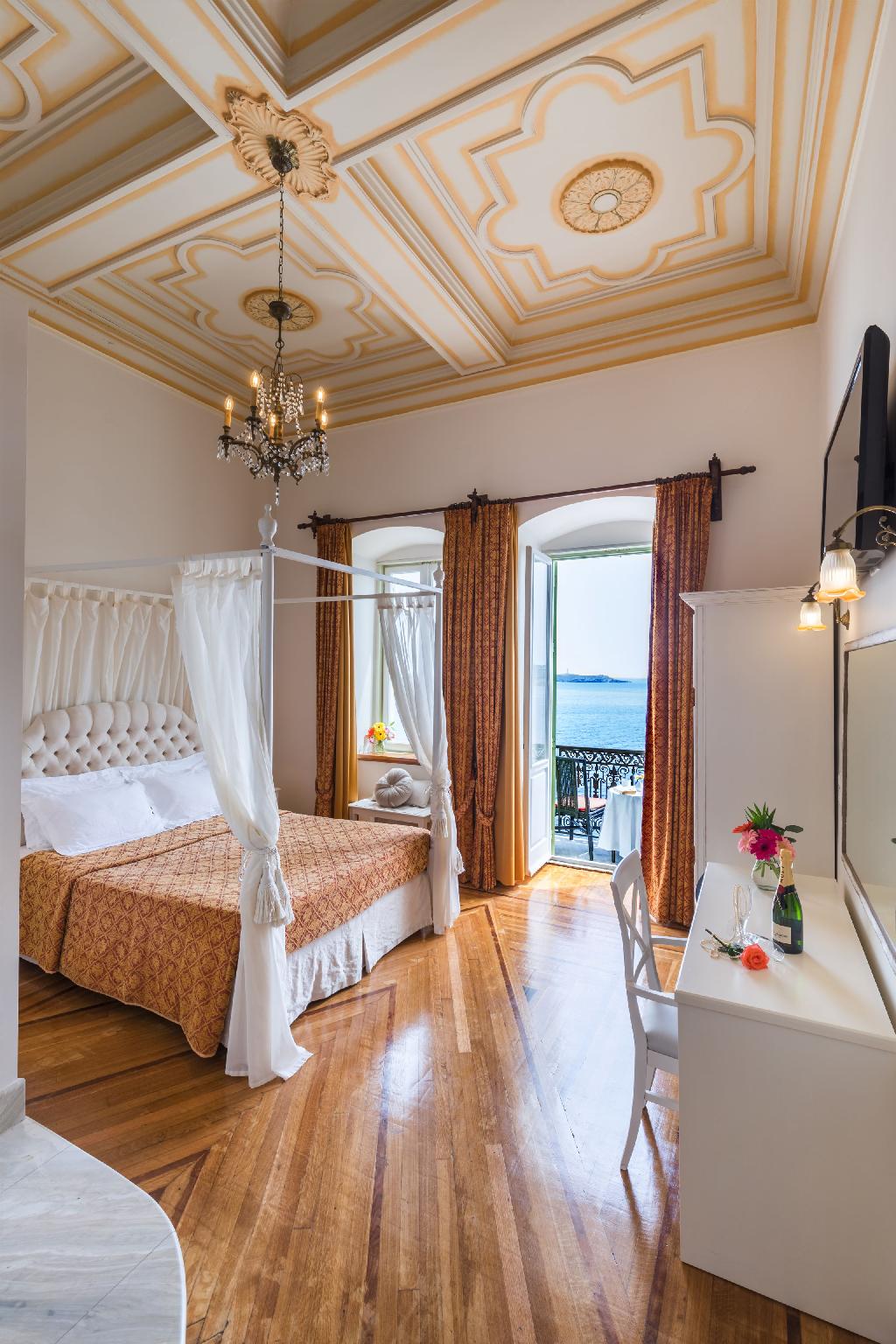 DOUBLE ROOM DELUXE (RA)