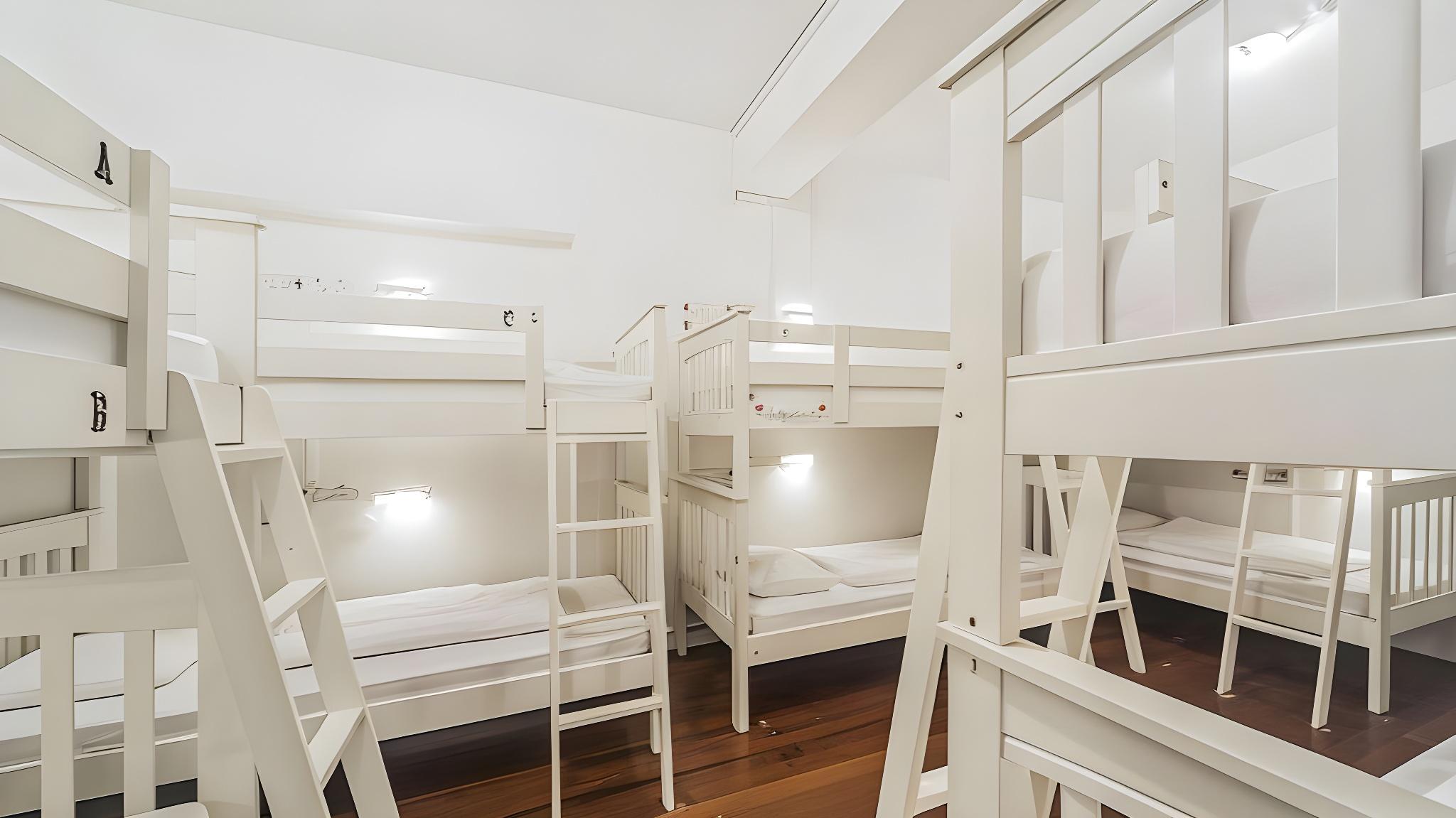 Female Dorm, 12 Beds
