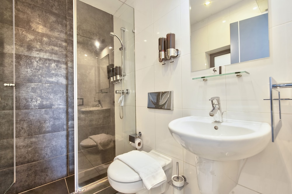 Barrakka Suites 46/50