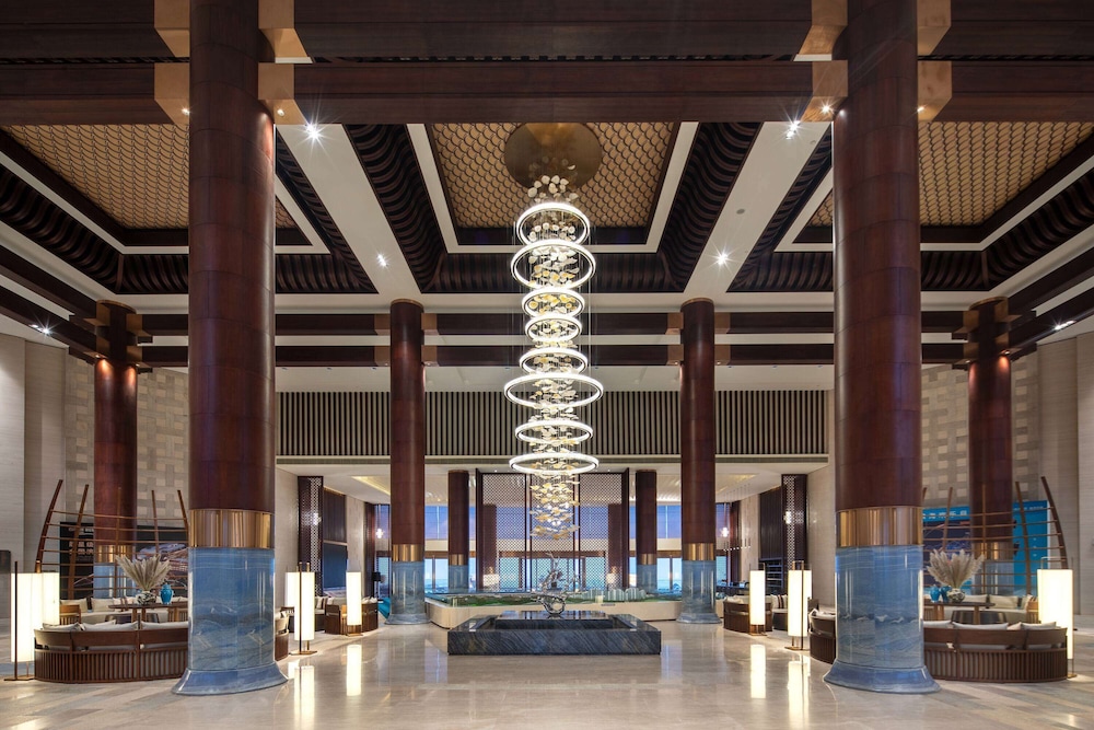 Days Hotel by Wyndham Fangchenggang Bailang Beach 8/25
