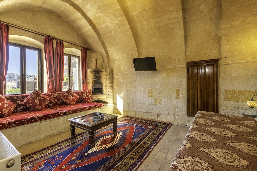 Mystic Cave House Hotel 20/50