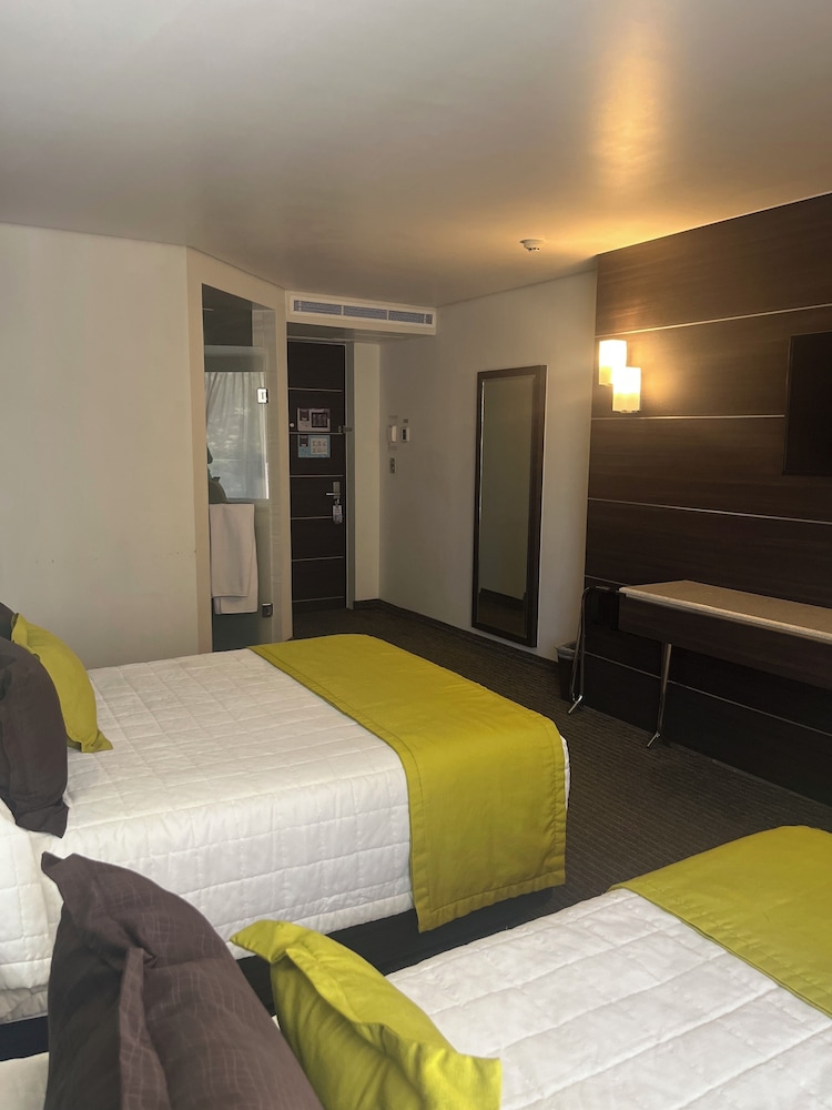 Hotel Real Alameda 10/36