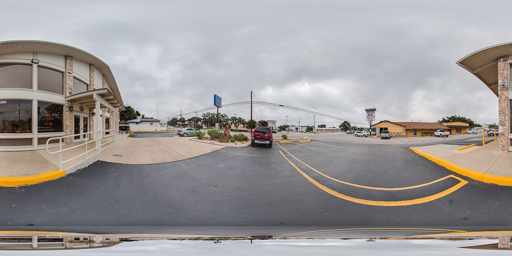 Motel6 Boerne, TX 47/60