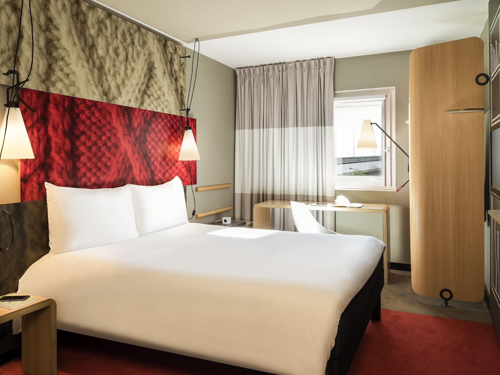 Ibis Saint Denis Stade Sud 14/68