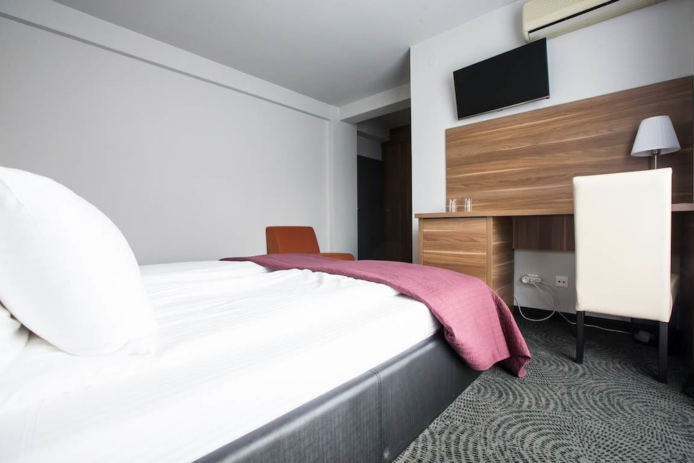 President Hotel 24/63