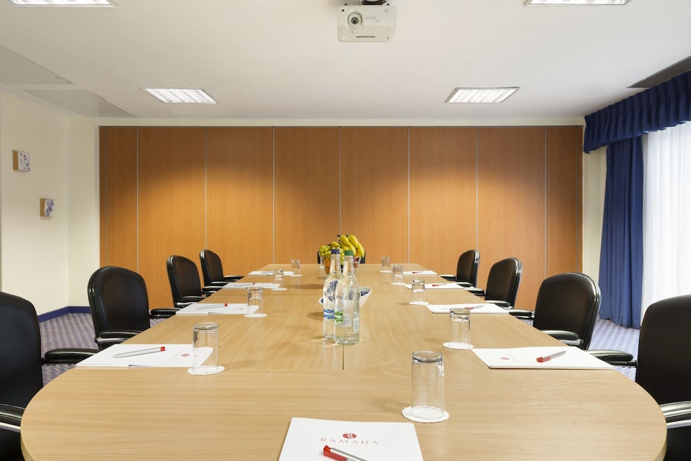 Ramada by Wyndham London North M1 36/40