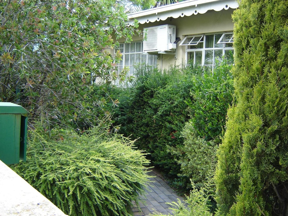 Ladybrand Guest House 30/50