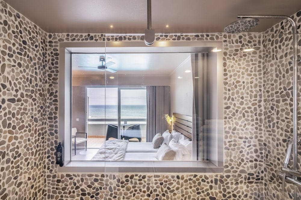 Hotel Arribas 66/66