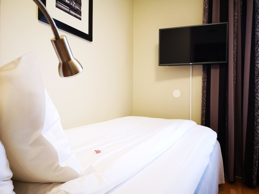 Best Western Plaza Hotel 25/65