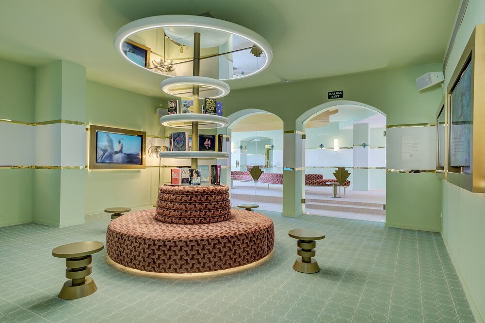 Grand Paradiso Ibiza - Adults Only 35/50