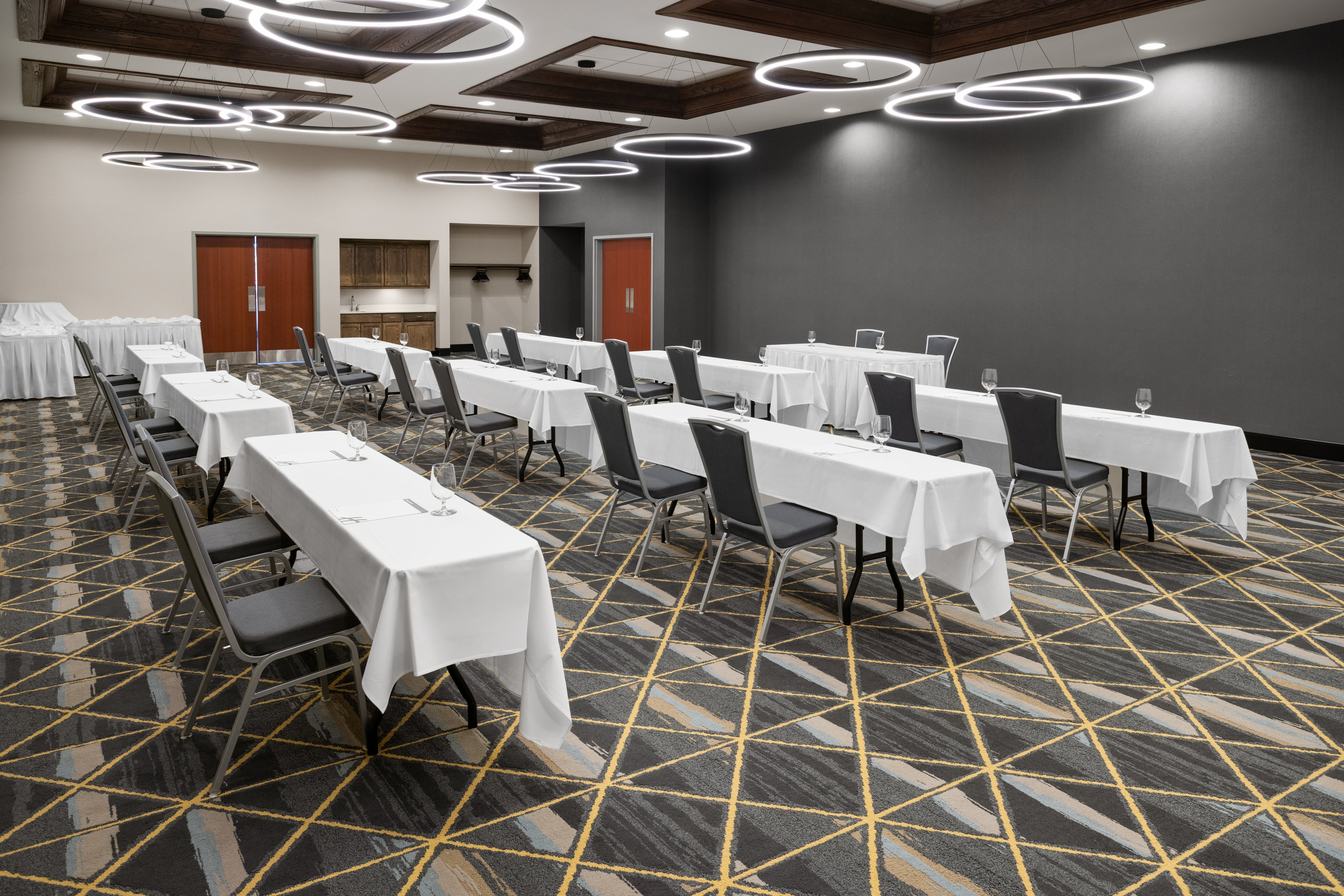 Holiday Inn Midland 66/75