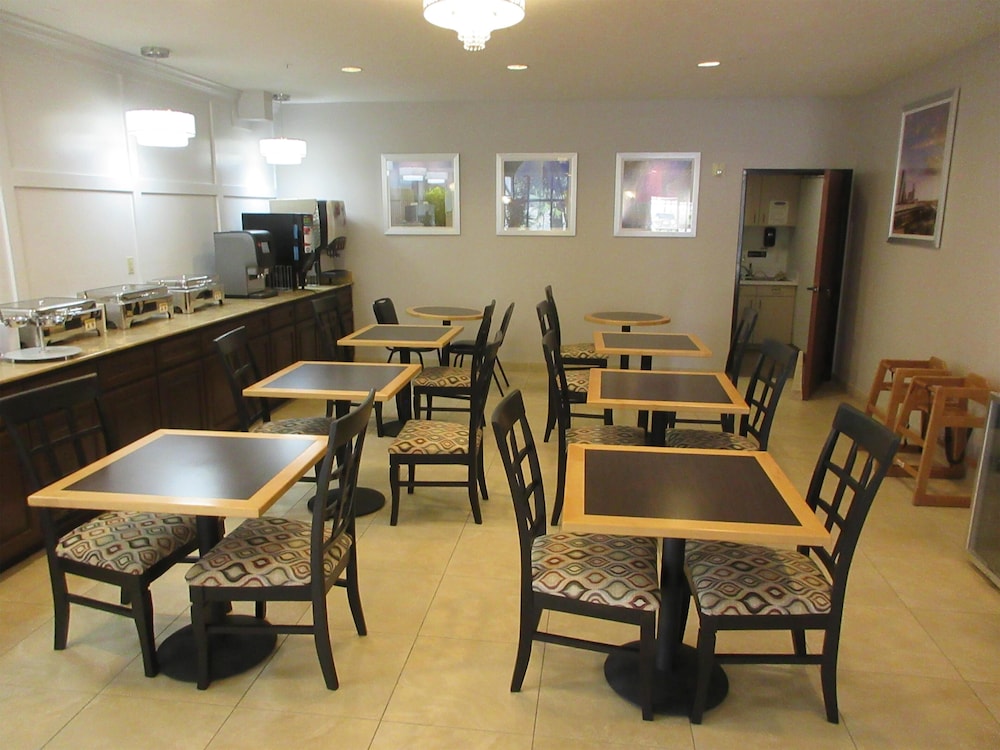 Best Western Champions Forest Inn and Suites 40/61