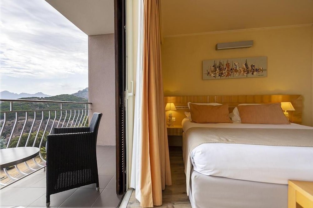 Hotel Capo Rosso 8/37