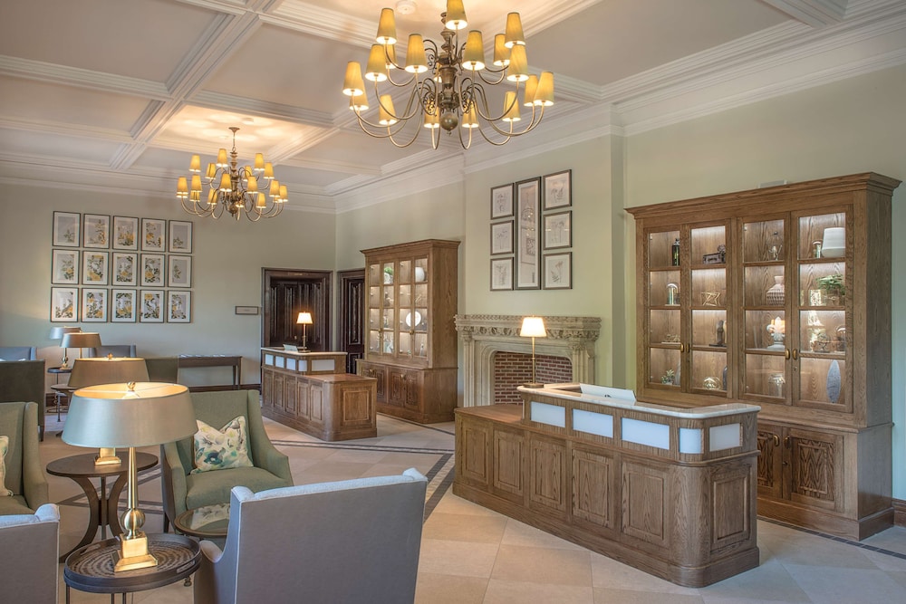 De Vere Latimer Estate 23/50