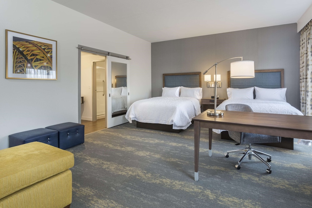 Hampton Inn & Suites Newport-Cincinnati 15/44