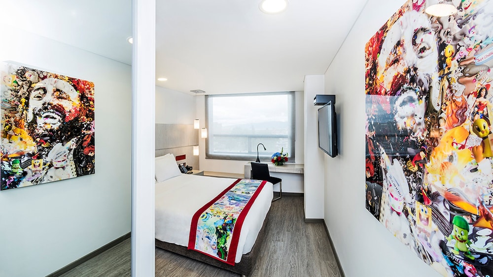 Hotel Black Tower Premium 24/70