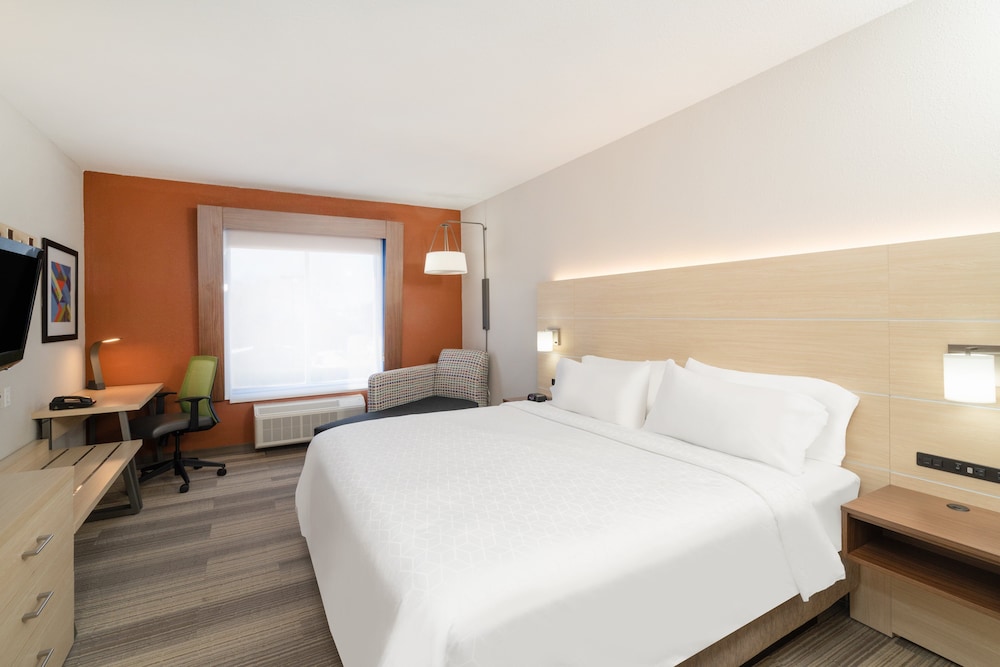 Holiday Inn Express Hotel And Suites Magee 16/49