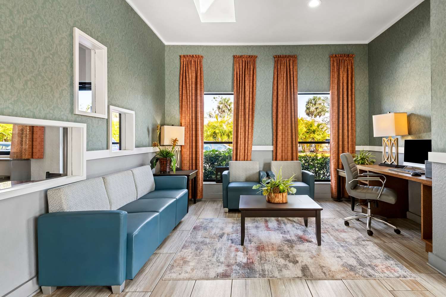 Quality Inn Orange City near Blue Spring State Park 23/33