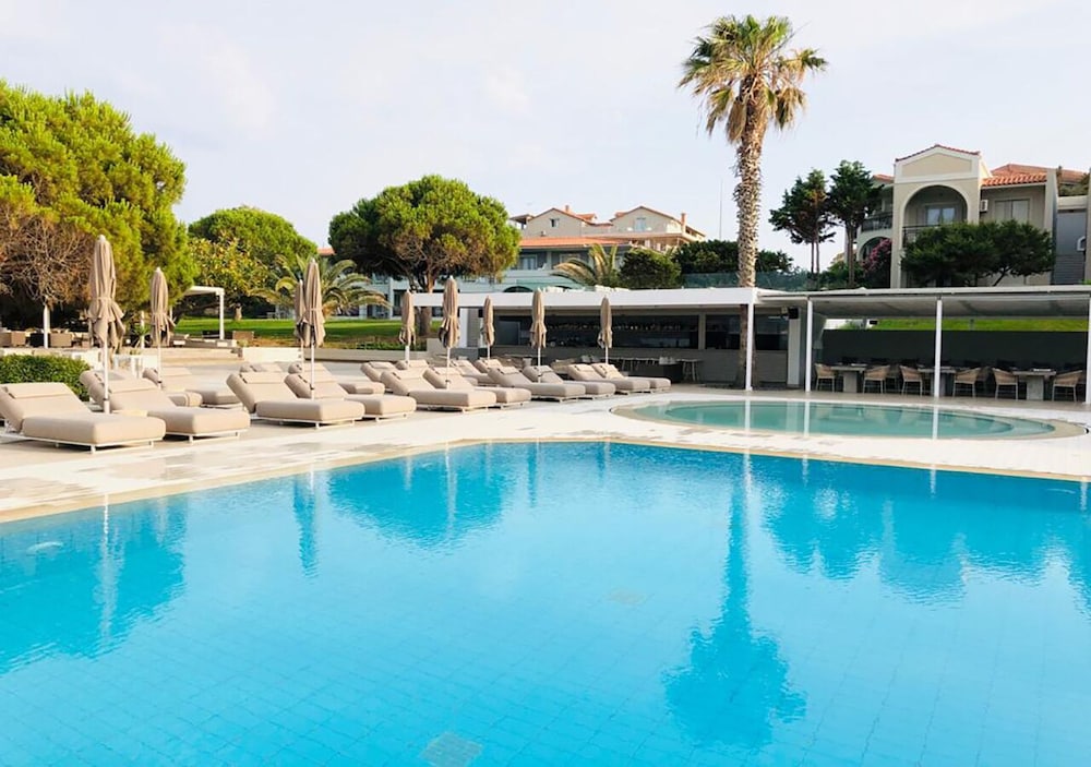 The Bay Hotel and Suites in Zakynthos
