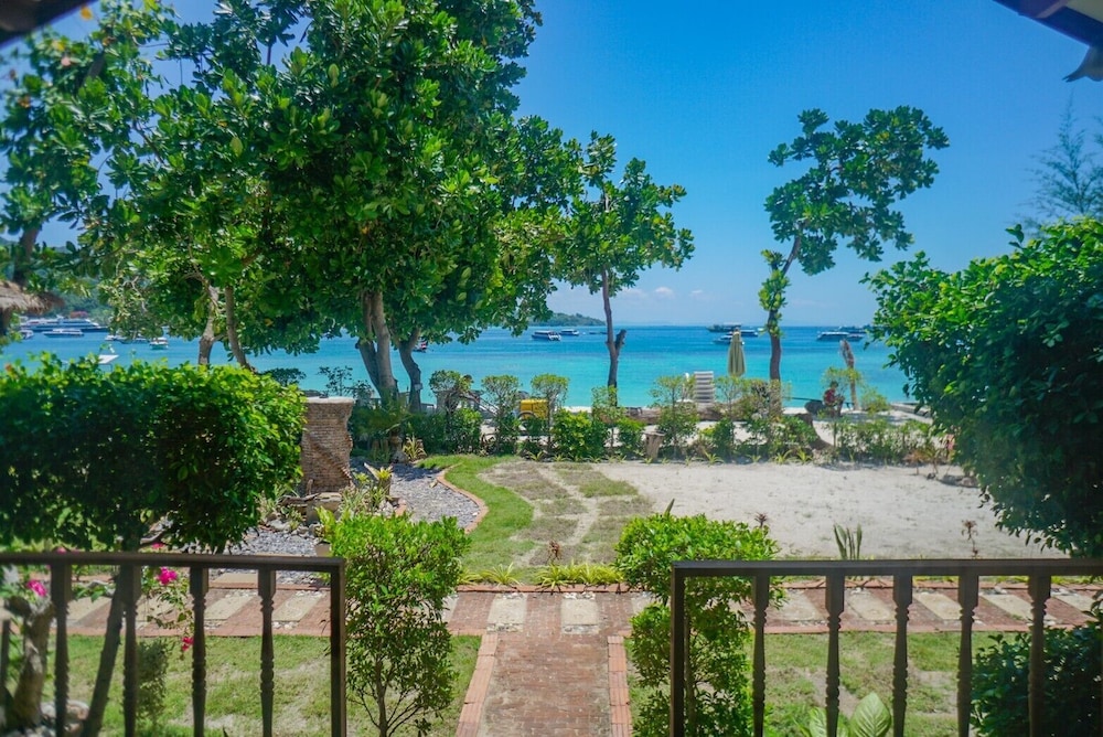 Phi Phi Nice Beach Resort 37/50