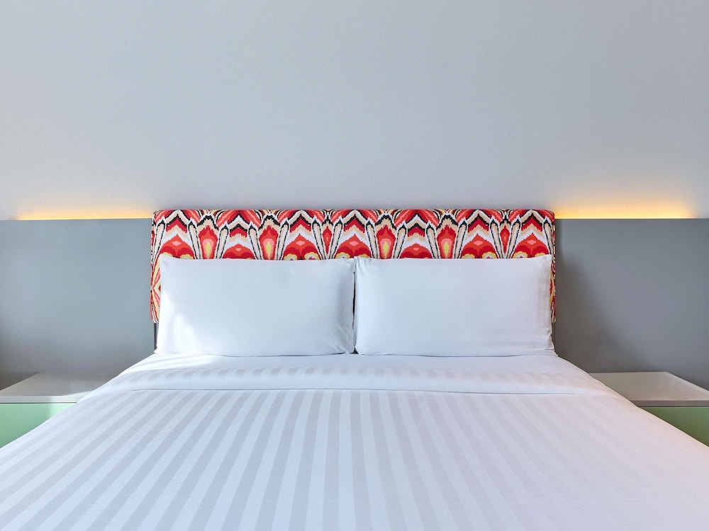 STANDARD, DOUBLE BED, CITY SIDE