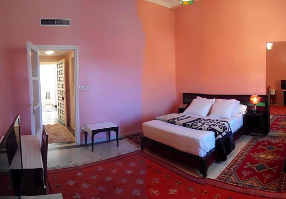 HOTEL LES AMANDIERS 12/39