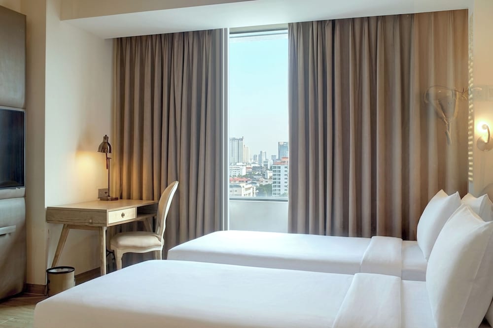 MERCURE JAKARTA SIMATUPANG 27/72