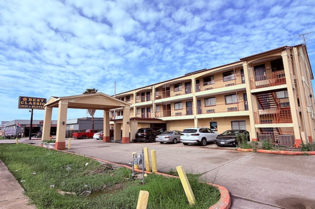 Best Classic Inn & Suites Houston I 45 near IAH photo4