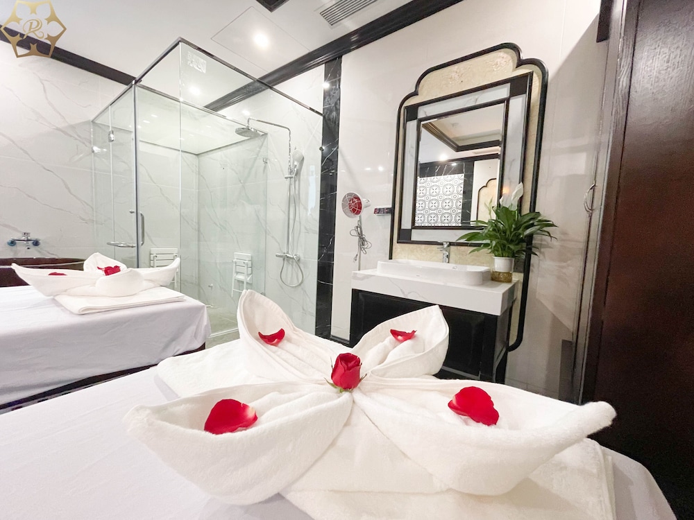 Cua Dong Luxury Hotel 38/70