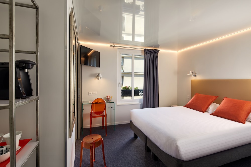 UNE AUTRE CHAMBRE 13/50
