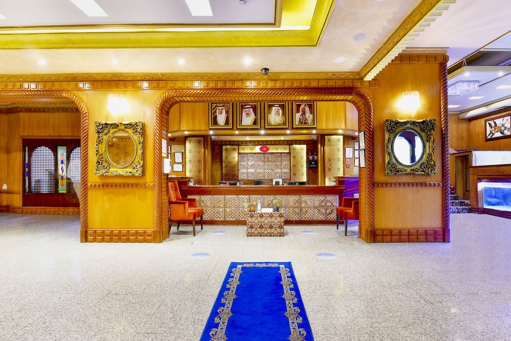 Capital O 125 Moon Plaza Hotel 10/42