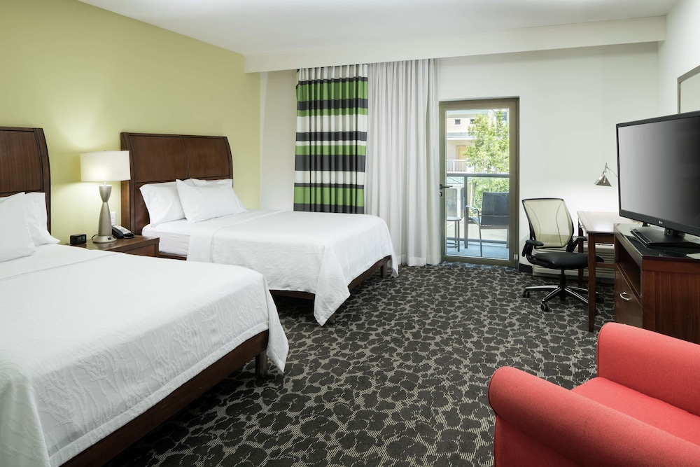 Hilton Garden Inn Charleston Waterfront Downtown 18/77