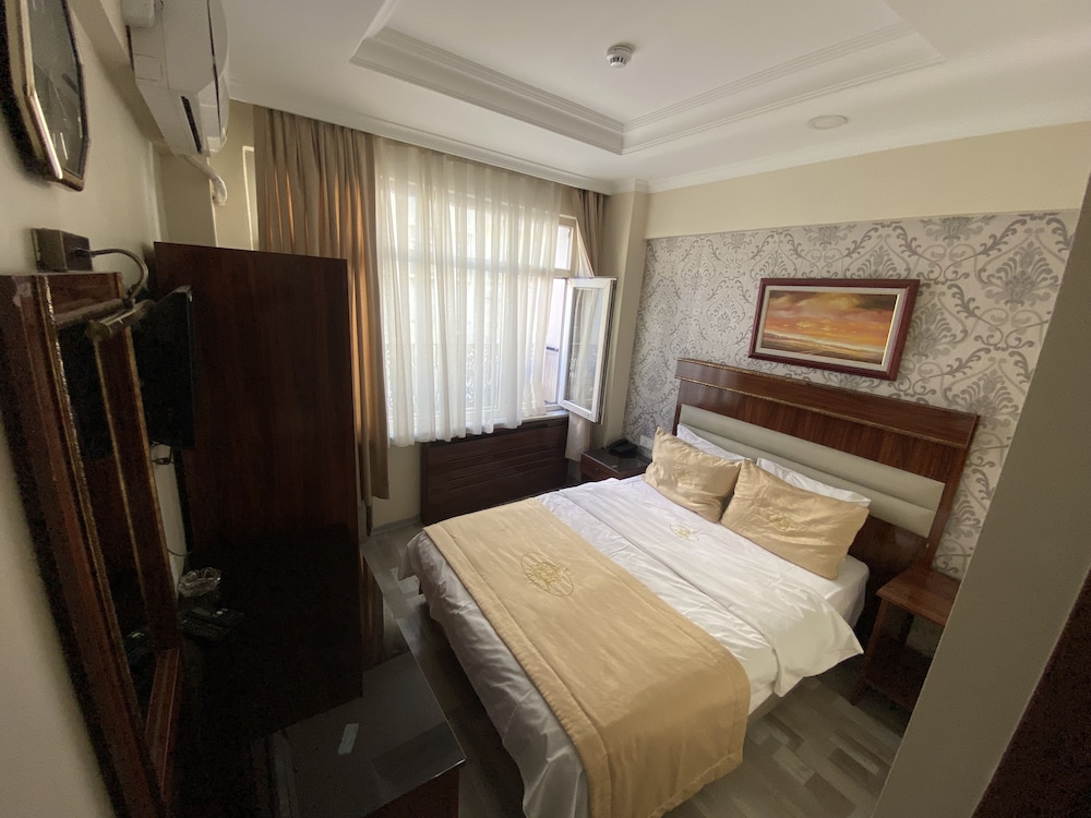 Elit Palace Hotel 25/45