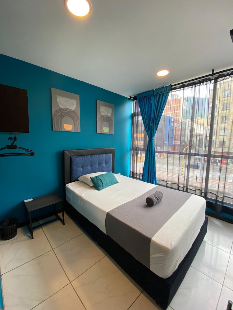 Ayenda 1077 Bogota Hills 22/52